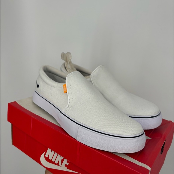 Nike Women’s Court Royale Canvas Sneakers Size 8 - Picture 3 of 6